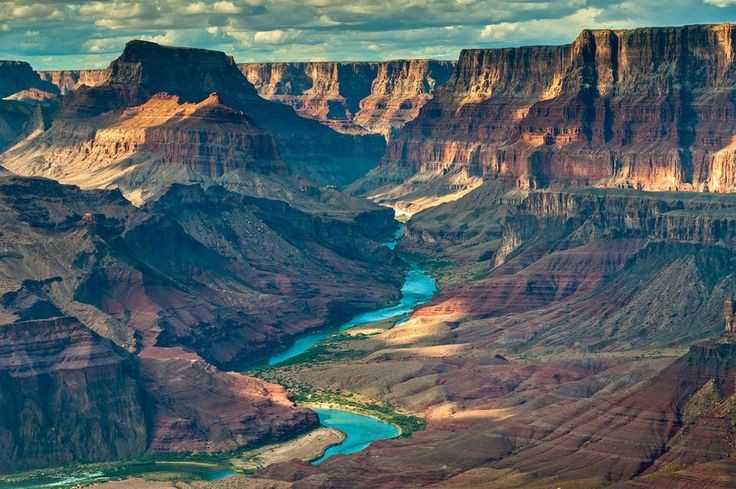 Die Region ist die Heimat der amerikanischen Ureinwohner. Die Stämme der Havasupai, Hopi und Navajo leben hier seit Tausenden von Jahren. Foto: Pinterest. Khu vực này là nơi sinh sống của người da đỏ bản địa. Bộ tộc Havasupai, Hopi và Navajo đã cư trú ở đây hàng ngàn năm. Ảnh: Pinterest.
