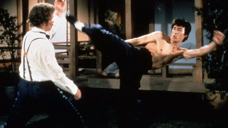 Bruce Lee (bên phải) và Bob Baker Bruce Lee (bên phải) và Bob Baker