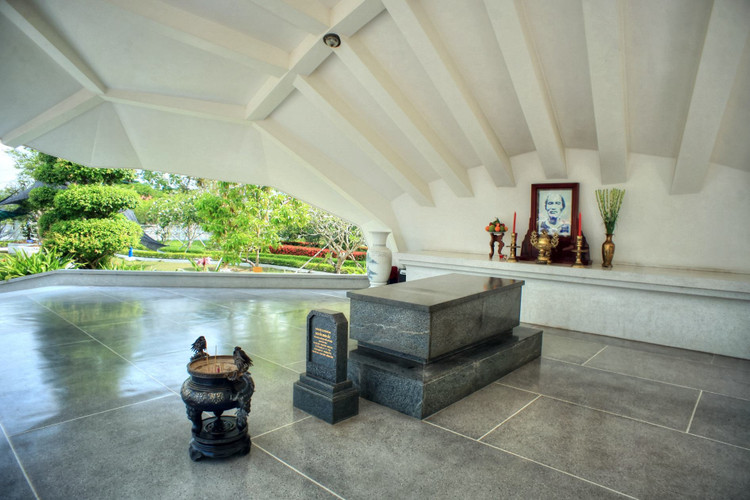 Quốc Lê. 02-5200.jpg