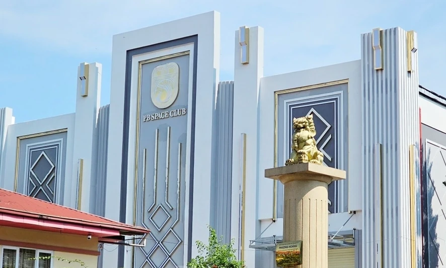 Cận cảnh quán bar Cty Phượng Hoàng xây “chui” trên đồi Pháo Thủ