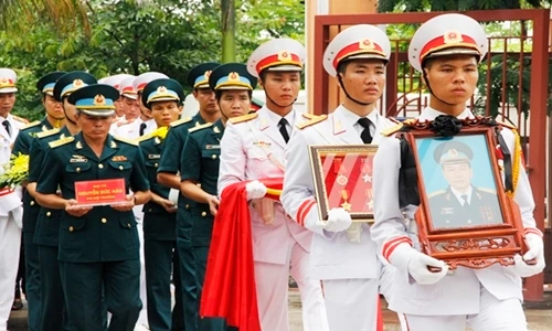 Chùm ảnh: Nghẹn ngào phút hỏa táng 9 quân nhân CASA 212