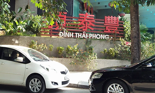 Biển hiệu tiếng Trung Quốc, Hàn Quốc nhan nhản trên phố Hà Nội