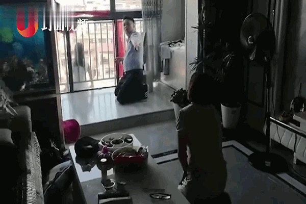 Video: Cãi nhau với chị, bé gái đòi tự tử khiến mẹ phát hoảng 