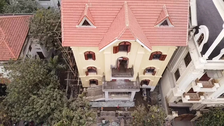Hà Nội: Biệt thự khủng vi phạm bất chấp hoàn thiện dù đang bị đình chỉ