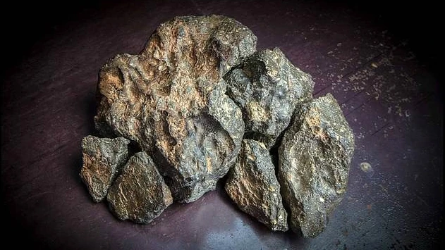 Video: Thiên thạch từ Mặt Trăng giá 500.000 USD 