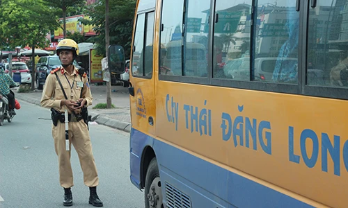 CSGT xử lý quyết liệt xe khách vi phạm dịp nghỉ lễ 2/9