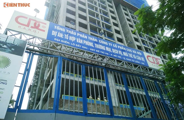 Hiện trường đứt cáp cẩu The SUN Mễ Trì, rơi trúng văn phòng