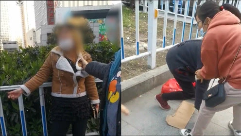 Người phụ nữ đá bát của cụ già ăn xin còn lên giọng "mẹ thiên hạ"