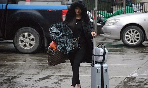 Ảnh: Mặc mưa rét kỷ lục, người dân ùn ùn về quê nghỉ Tết