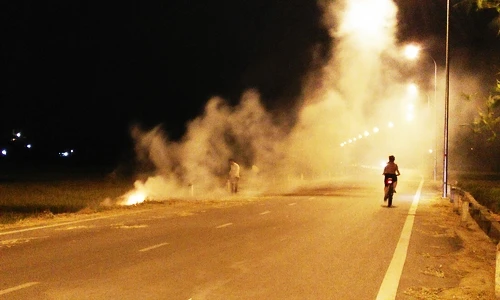 Hãi hùng cảnh khói lửa bao trùm đường Hà Nội