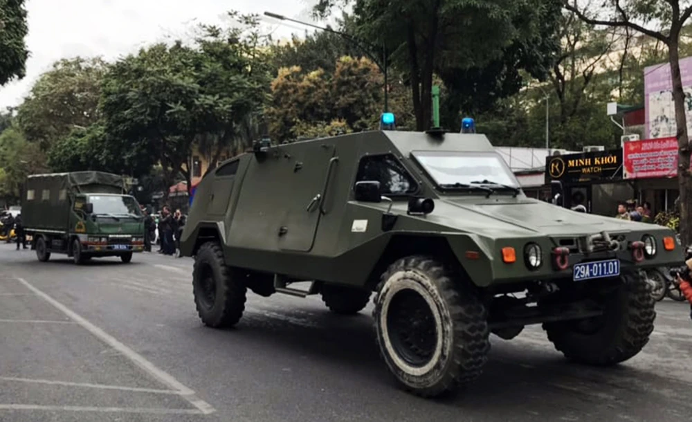 Triển khai xe bọc thép bảo vệ Hội nghị thượng đỉnh Mỹ - Triều