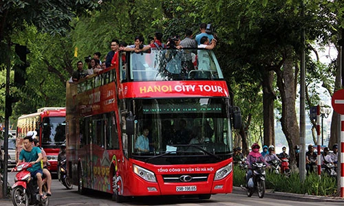 Lần đầu tiên người Hà Nội thích thú trải nghiệm xe buýt 2 tầng