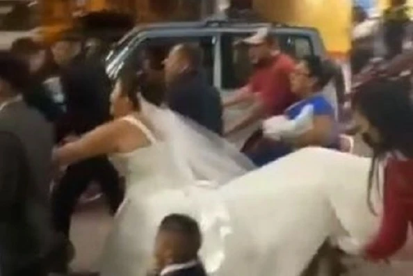 Video: Chú rể bị bắt ngay trong đám cưới, cô dâu khóc hết nước mắt