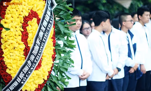 Ảnh: Xúc động, nghẹn ngào lễ tang thầy Văn Như Cương