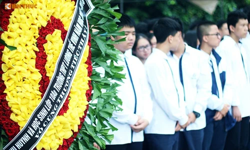 Ảnh: Xúc động, nghẹn ngào lễ tang thầy Văn Như Cương