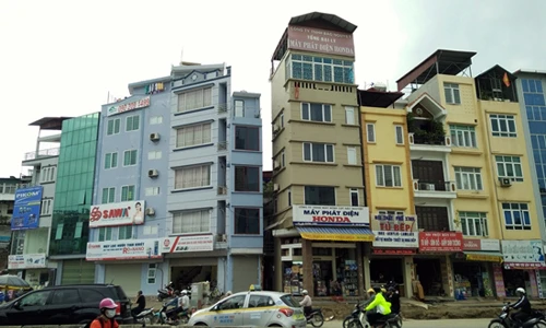 Chùm ảnh: Nhà siêu mỏng trên đường “cong mềm mại” ở Hà Nội