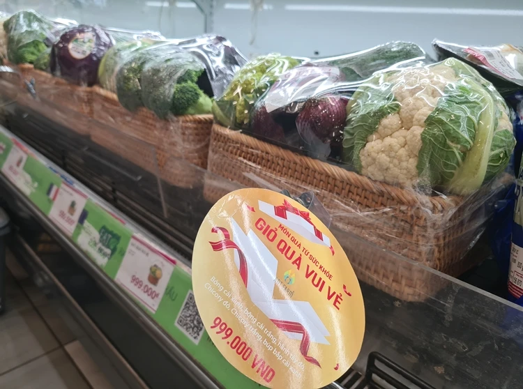 Rau xanh đóng giỏ tiền triệu, bí mật đằng sau khiến nhiều người bất ngờ