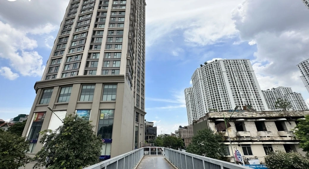 Dự án King Place trên “đất vàng” ở Hà Nội chậm sổ hồng, ‌để cảnh quan nhếch nhác