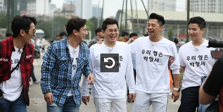 Video: Huyền thoại bóng đá Hàn Quốc đến cổ vũ U23 Việt Nam