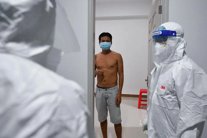 Bên trong bệnh viện dã chiến điều trị COVID-19 ở Thủ Thiêm