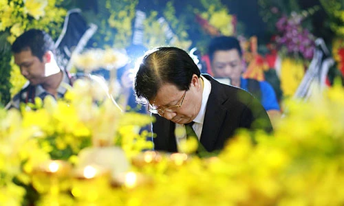 Nghẹn ngào lễ tang cụ bà hiến hơn 5.000 lượng vàng cho nhà nước