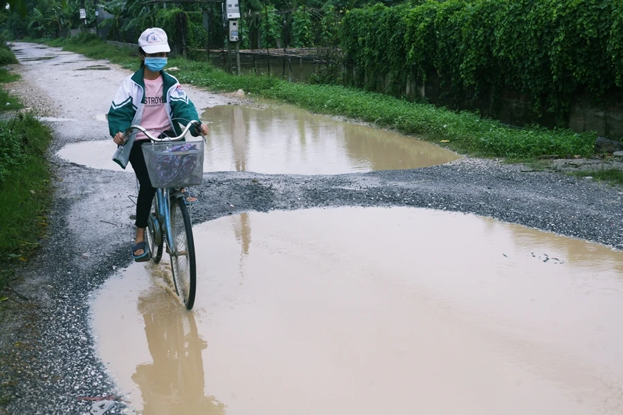 Người dân ám ảnh đi trên “con đường đau khổ” ở Hà Nam