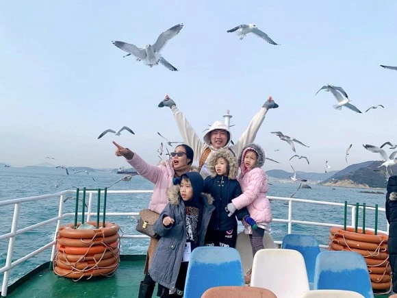 Nhiều sao Việt vẫn thảnh thơi đi du hí những ngày cuối năm