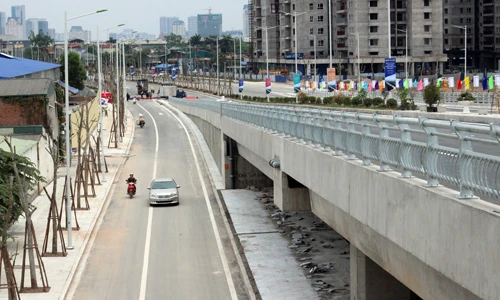 Ảnh: Ngắm “con đường vàng” mới thông xe ở HN