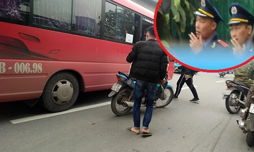 Ảnh: Thanh tra Giao thông hút thuốc, mặc xe khách bắt khách giữa phố