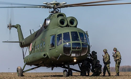 Khám máy trực thăng Mi-8 vừa rơi ở Nga, 18 người thiệt mạng
