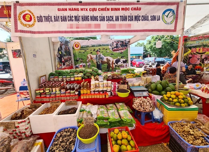 Đặc sản quê Việt "đắt khách" ở hội chợ thủ đô