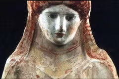 Bức tượng vị thần buồn bã trong khu mộ cổ khiến chuyên gia bối rối