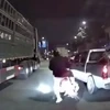 Xác minh vụ xe bán tải 'tạt đầu' xe máy suýt gây tai nạn chết người