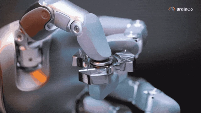 Bàn tay robot Revo 3 mở kỷ nguyên não - máy