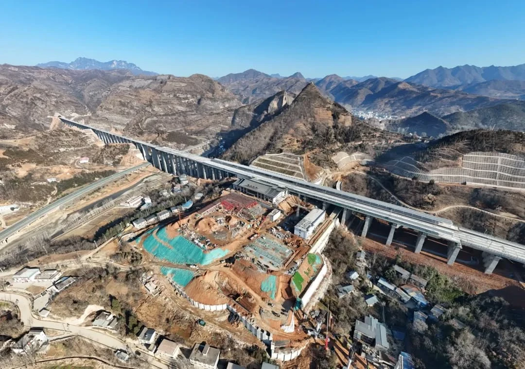 Tàu cao tốc Trung Quốc đạt 385km/h gây choáng