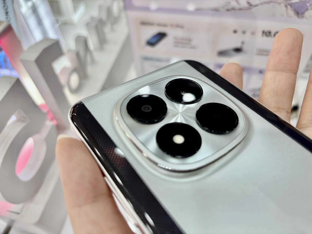 POCO M8 Pro với thiết kế lột xác, pin 6.500mAh, sạc 100W