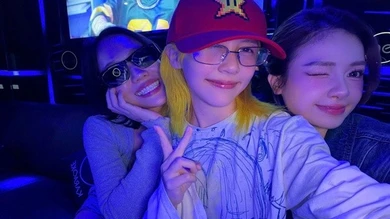 Nhóm nhạc của Diệu Nhi mừng tất niên theo cách rất riêng