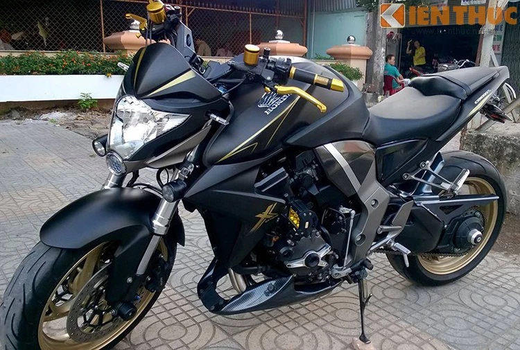 Honda CB1000R độ "đồ chơi khủng" của dân chơi Việt 