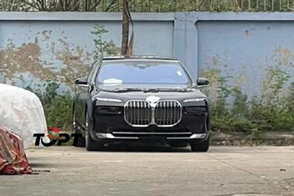 BMW i7 chạy điện đã về Việt Nam, sẵn sàng "đấu" Mercedes-Benz EQS 