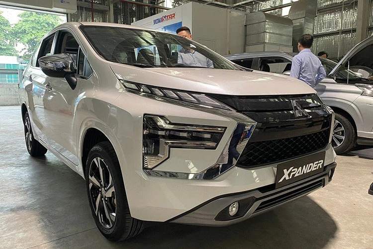Mitsubishi Xpander 2022 "không kèm lạc" sẽ đánh gục Toyota Veloz?