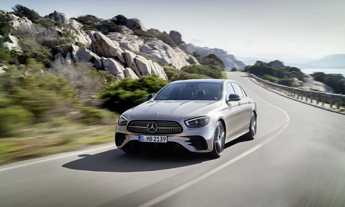 Xe sang Mercedes-Benz E-Class 2021 mới chính thức ra mắt