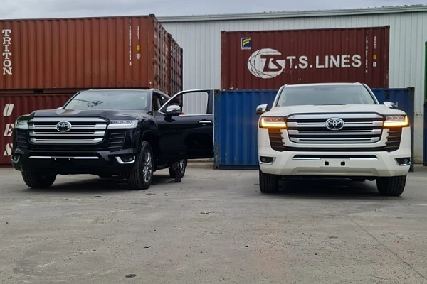 Thiếu gia Phan Thành tậu "SUV vạn người mê” - Toyota Land Cruiser