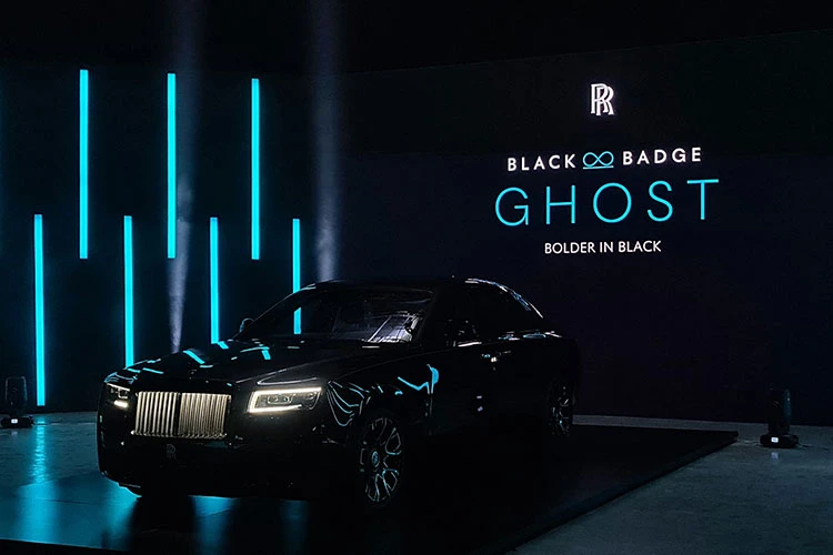 Rolls-Royce Ghost 2022 từ 33,7 tỷ đồng chào hàng đại gia Việt