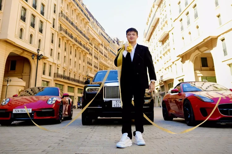 Tận thấy dàn "xế hộp" trăm tỷ của Mr Pips - Phó Đức Nam