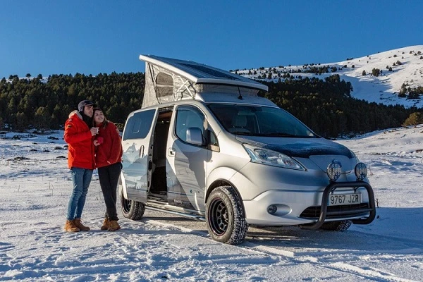 "Nhà di động" Nissan e-NV200 Winter Camper chạy 300km/lần xạc