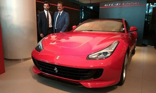 Siêu xe 4 chỗ Ferrari GTC4Lusso “đặt lốp” tới Ấn Độ