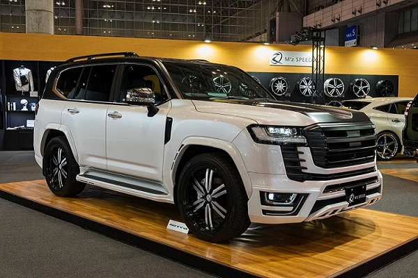 Toyota Land Cruiser 300 Series "ngầu" hơn chỉ 65,4 triệu đồng