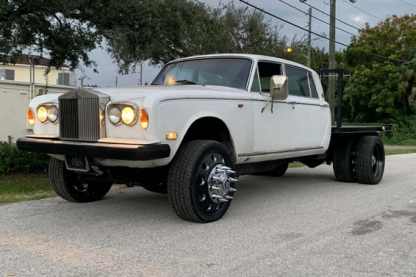Ngắm Rolls-Royce bán tải "trâu bò" cực độc, để làm xe kéo xe