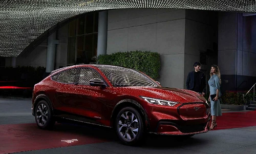 Xe điện Ford Mustang Mach-E chạy được 482km/1 lần sạc 