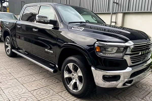 "Khủng long" RAM 1500 giá hơn 5 tỷ sắp bán chính hãng Việt Nam